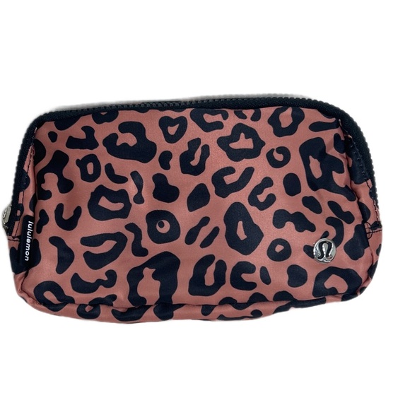 Lululemon Everywhere Leopard Print Belt Bag - Picture 2 of 15